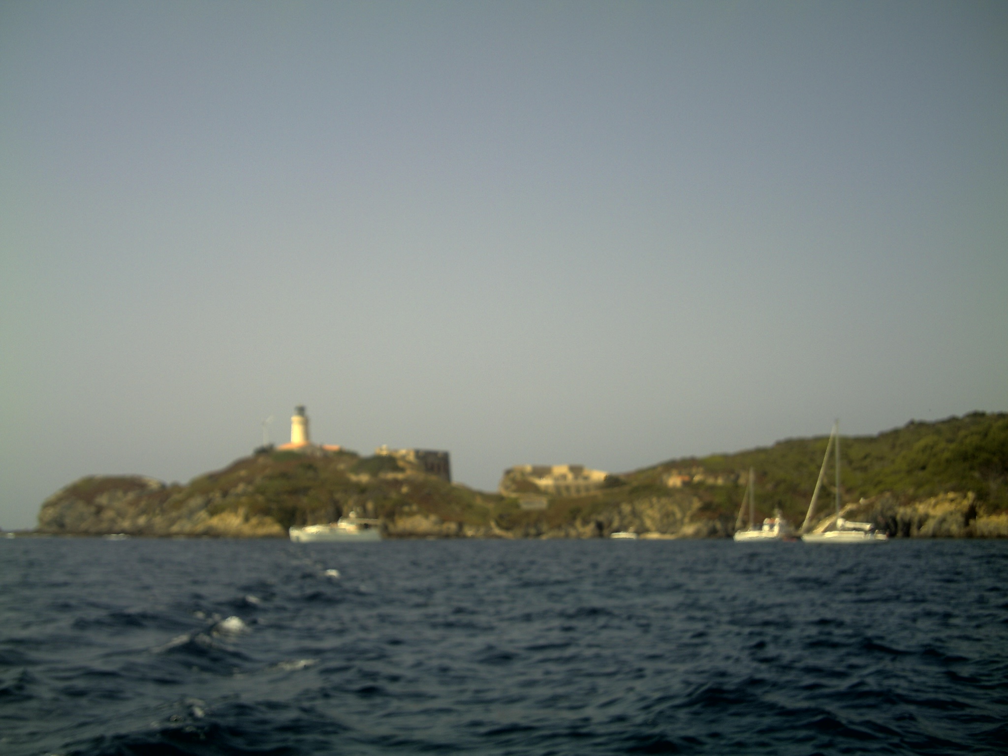 http://www.forumpassat.fr/uploads//921_ile_porquerolles_et_son_phare.jpg