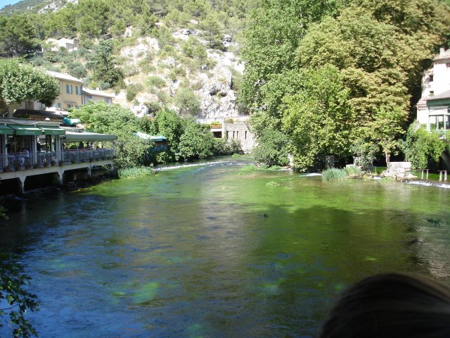 http://www.forumpassat.fr/uploads/1399_fontaine_de_vaucluse_017.jpg