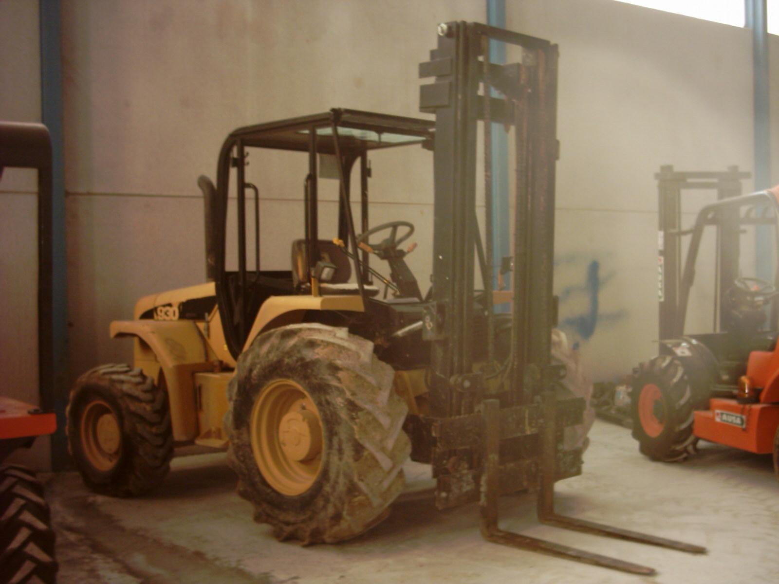 http://www.forumpassat.fr/uploads/41_jcb930_forklift_.jpg